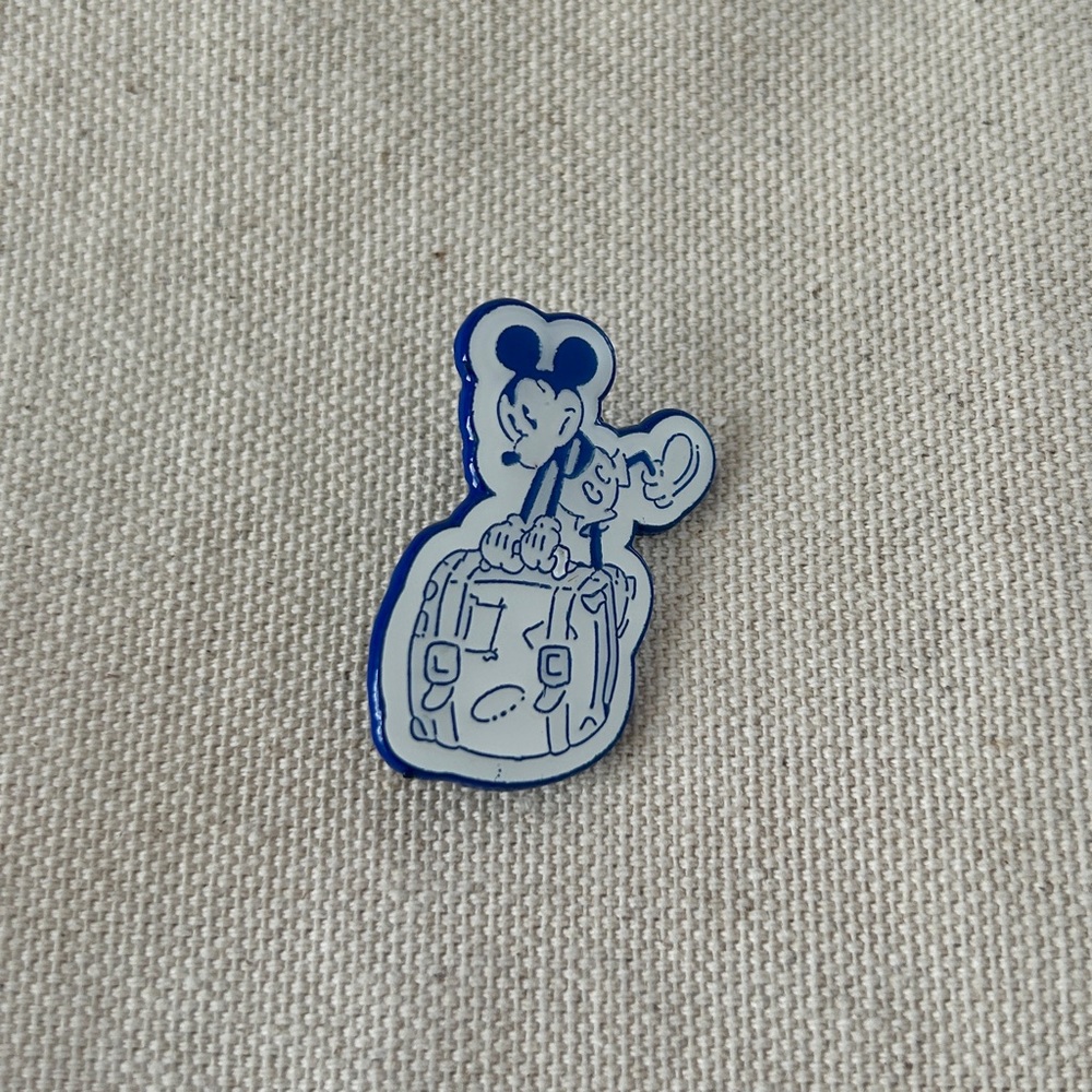 Disney Vacation Club Mickey Disney Trading Pin (2018)